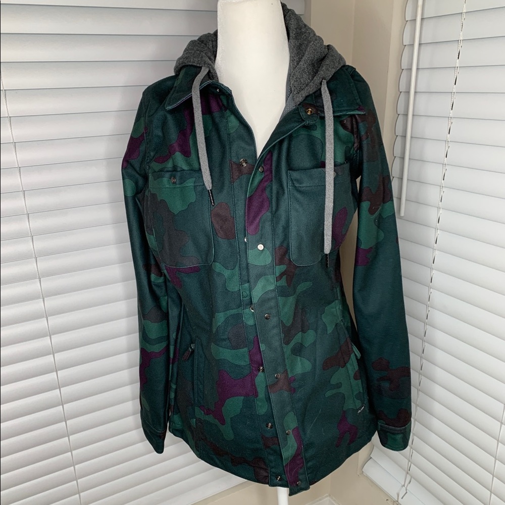 Volcom army print snow jacket with inner hoodie - Picture 2 of 5